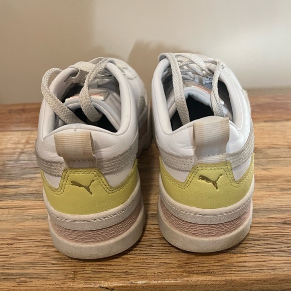 Puma Mayze Sneakers. Size US 8. - Picture 2 of 5